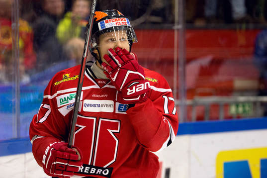 Örebros Daniel Viksten deppar