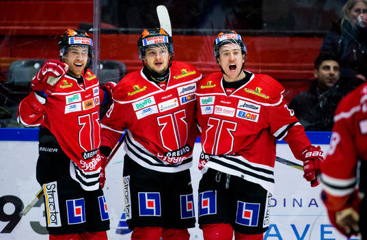 Örebros Tyson Spink gör 1-2 och jublar med Tylor Spink
