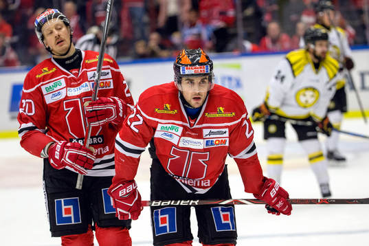 Örebros Marcus Weinstock och Jonathan Andersson deppar