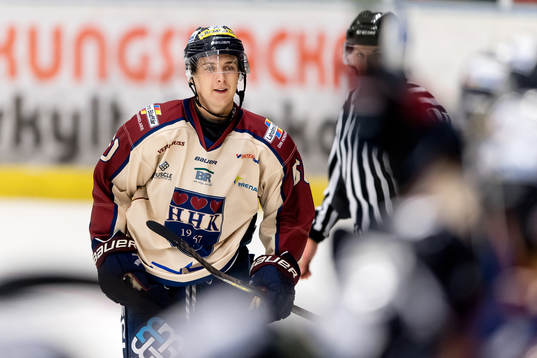 Halmstads Martin Pärna jublar