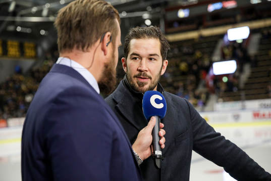 Cmores expert Sanny Lindström intervjuar Skellefteås