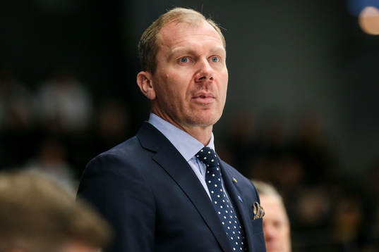 s tränare Johan Lindbom