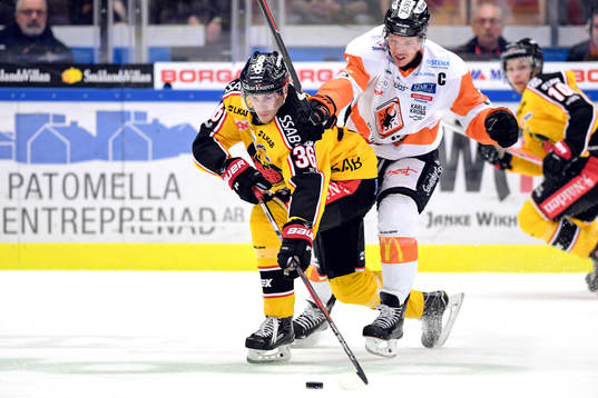 Luleås Emil Larsson och Karlskronas Morten Madsen