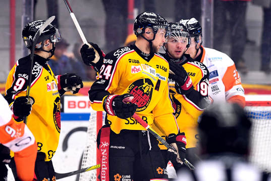 Luleås Robin Kovacs jublar