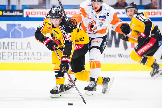 Luleås Emil Larsson och Karlskronas Morten Madsen
