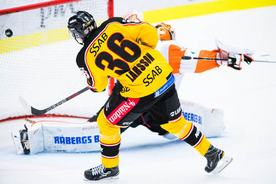 Luleås Emil Larsson gör 5-0