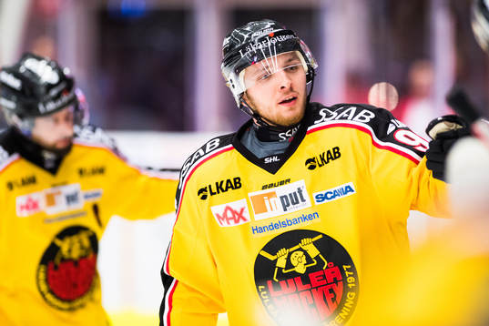 Luleås Robin Kovacs jublar
