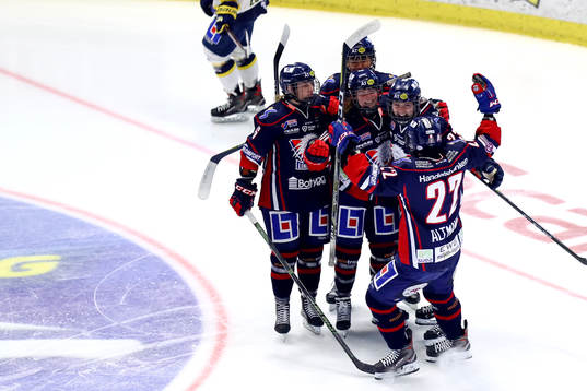 Linköpings Georgina Farman jublar med lagkamrater
