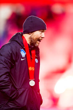 Mark Dempsey, head coach of Molde, with his silver medal