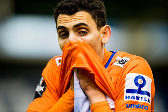 Mustafa «Mos» Abdellaoue of Aalesund looks dejected being