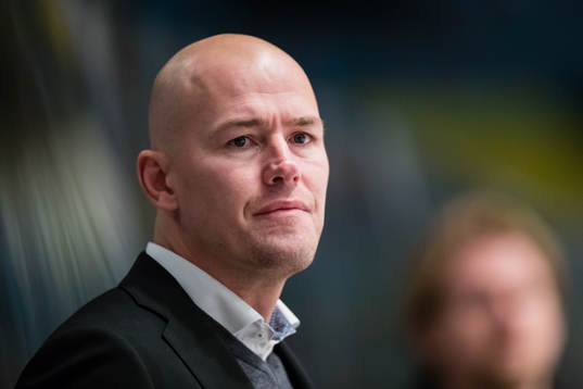 Vita Hästens tränare Jonas Johnson