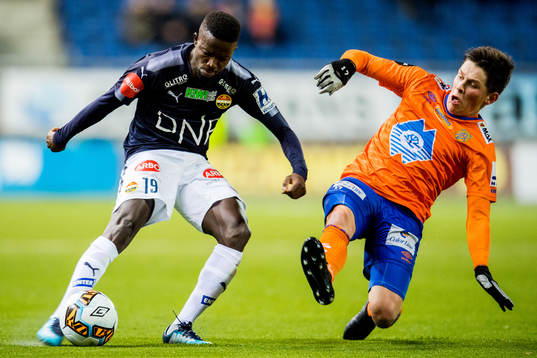 Francisco Junior of Strømsgodset and Sondre Fet of Aalesund