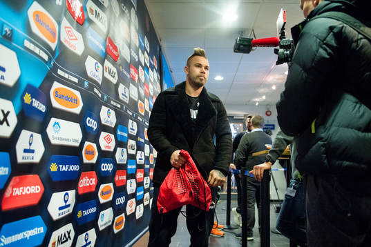 Marcus Pedersen of Strømsgodset talks to the press missing