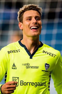 Kristoffer Zachariassen of Sarpsborg 08 celebrates 2-0