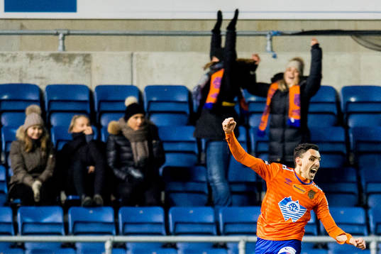 Mustafa «Mos» Abdellaoue of Aalesund celebrates scoring