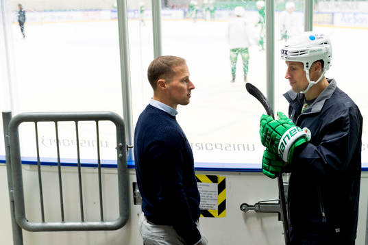 Rögles sportchef Chris Abbott och tränare Cam Abbott i