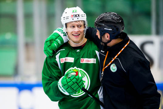 Rögles Jesper Williamsson och assisterande tränare Roger