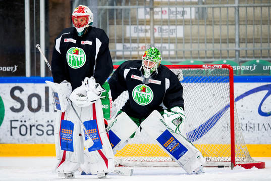 Rögles målvakt Justin Pogge och målvakt Emil Kruse