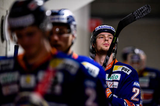 Växjös Martin Lundberg på väg ut till värvningen före