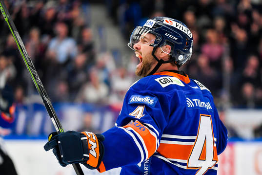 Växjös Noah Welch jublar
