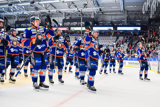 Växjös spelare jublar