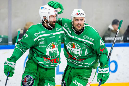 Rögles Taylor Matson och Daniel Widing jublar