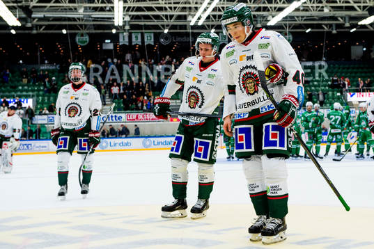 Frölundas Joel Mustonen deppar när han lämnar isen