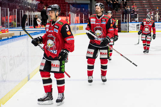 Malmö Redhawks Oliver Olsson och Stefan Warg deppar