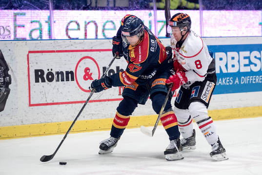Örebros Tyson Spink och Djurgårdens Linus Johansson
