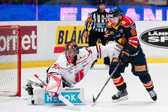Örebros målvakt Eero Kilpeläinen och Djurgårdens Niclas