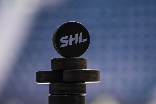 Staplade puckar innan ishockeymatchen i SHL mellan