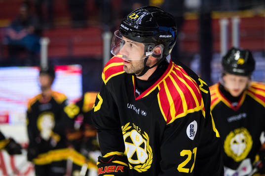 Brynäs Drew Miller före ishockeymatchen i SHL mellan