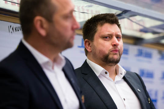 Moras tränare Mattias Karlin