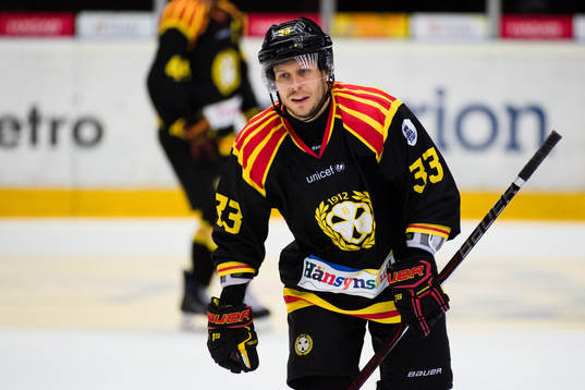 Brynäs Elias Fälth  nder ishockeymatchen i SHL mellan