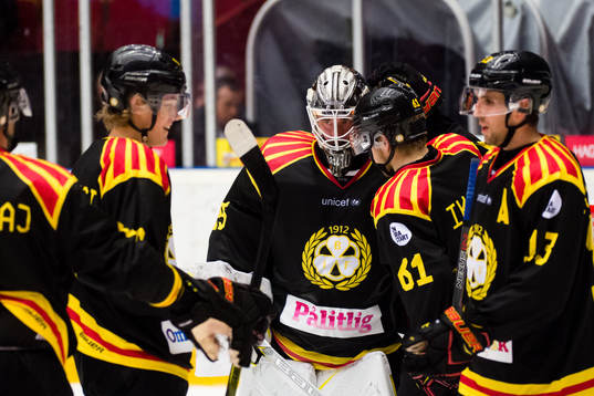 Brynäs målvakt David Rautio jublar