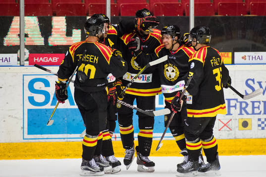 Brynäs spelare jublar