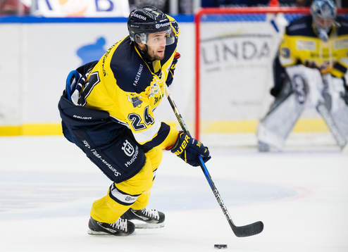 s Stefan Elliott