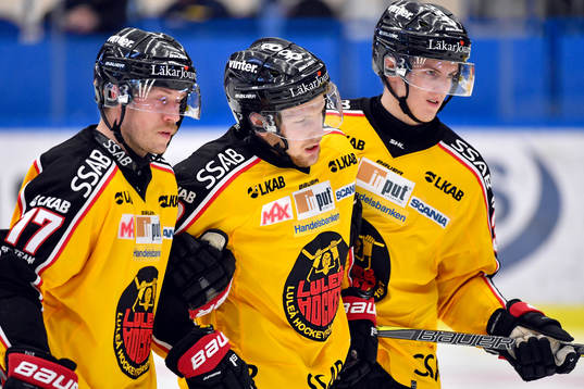 Luleås Einar Emanuelsson får hjälp av isen