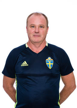 Roger Franzén, förbundskapten, i P16/01-landslaget