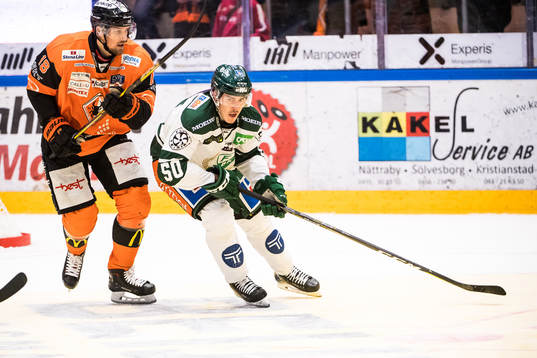 Karlskronas Emil Larsson  och Färjestads Sebastian Erixon