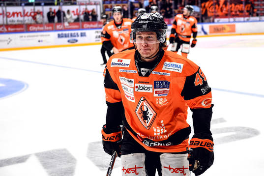 Karlskronas Filip Cruseman jublar