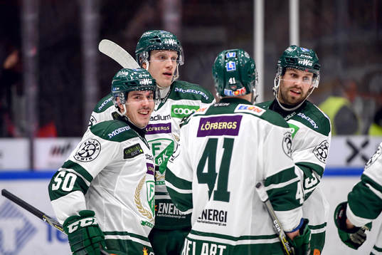 Färjestads Johan Ryno jublar med lagkamrater
