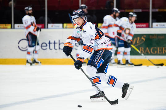Växjös Elias Pettersson före ishockeymatchen i SHL