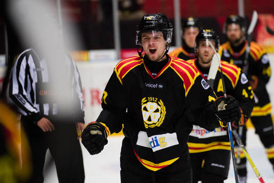 Brynäs Marcus Ersson jublar