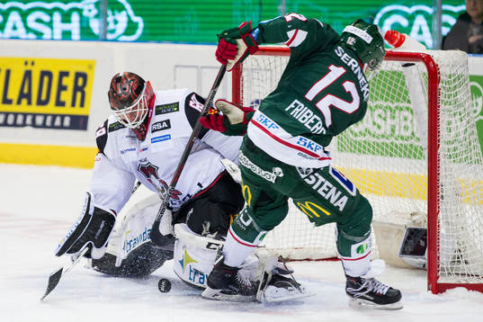 Malmö Redhawks målvakt Oscar Alsenfelt räddare ett