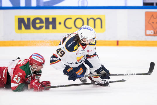 Moras Tomas Skogs och Djurgårdens David Bernhardt  i