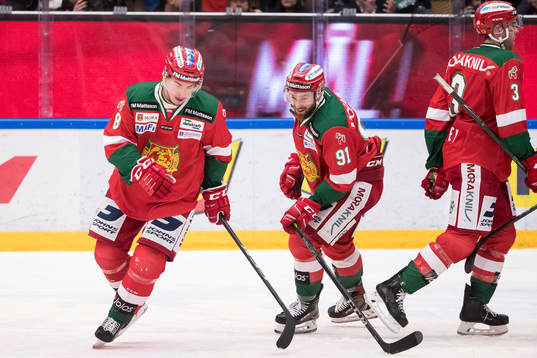 Moras Robin Johansson jublar