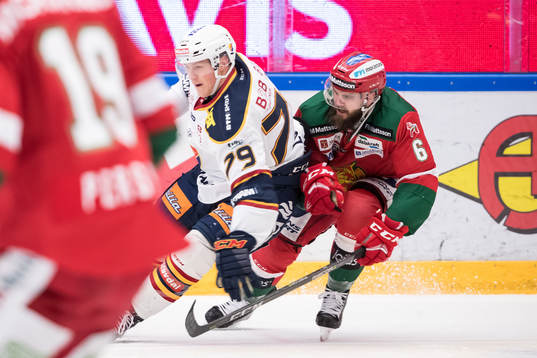 Djurgårdens Patrik Lundh och Moras Steven Seigo  i