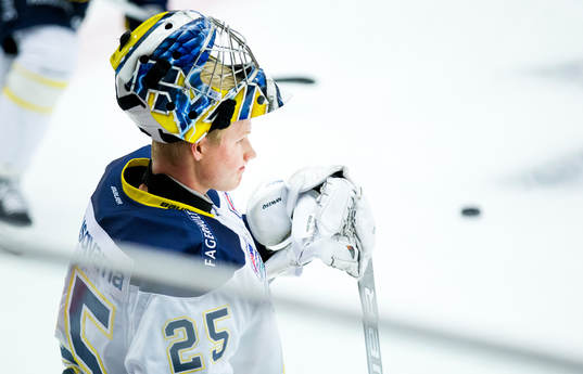 s målvakt Victor Östman