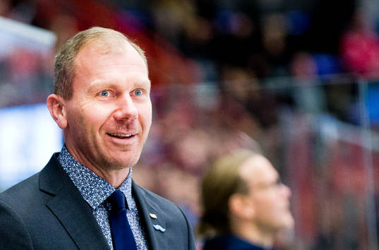s tränare Johan Lindbom
